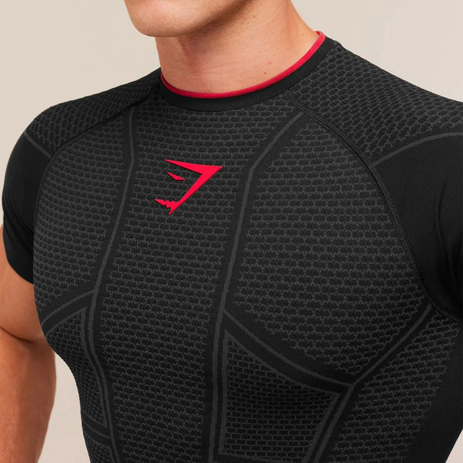Essential Engineered Panel Seamless Training Short Sleeve – Black / Red Accent Hover Image