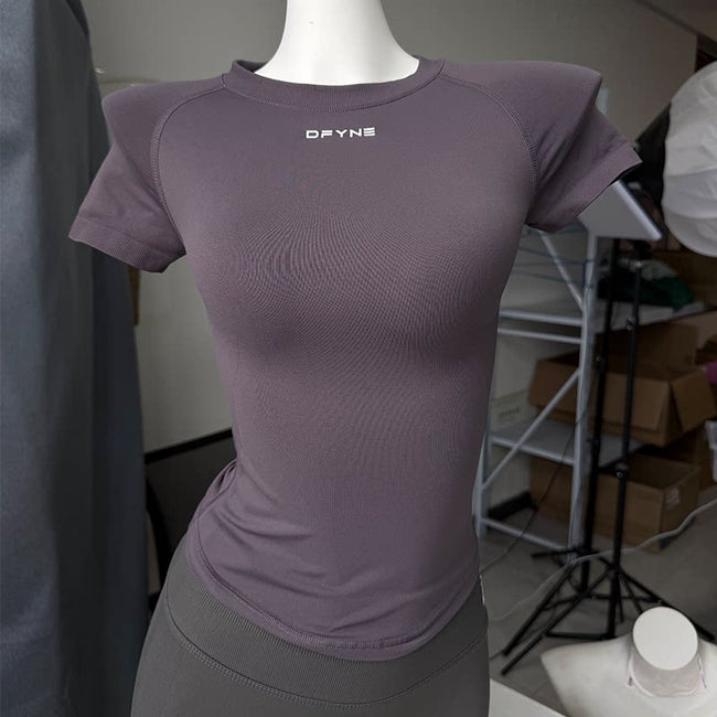 DFYNE Seamless Fitted Active Tee Truffle Color Hover Image