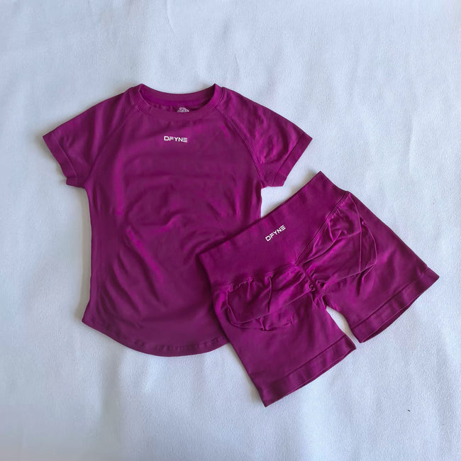 DFYNE Seamless Compression Set Red Berries Hover Image