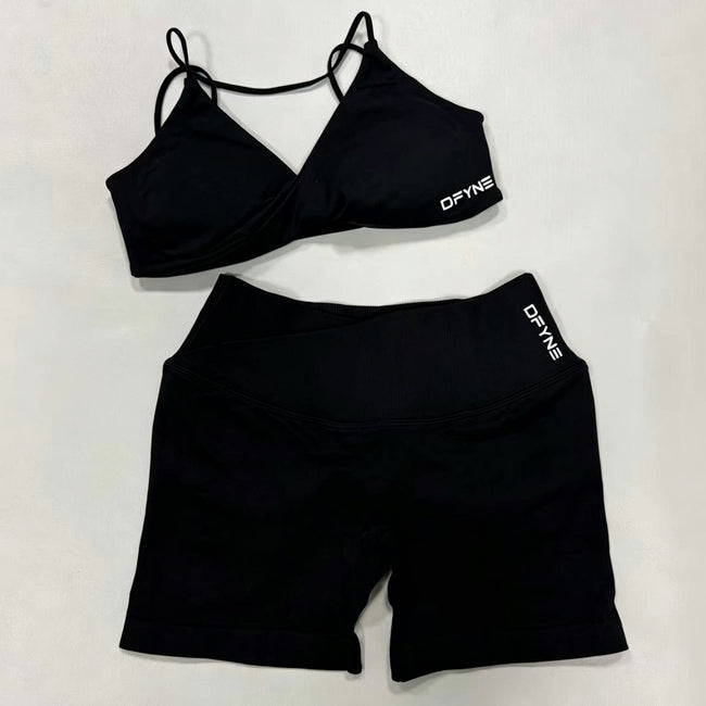DFYNE Seamless Crossover Sports Set Black Hover Image