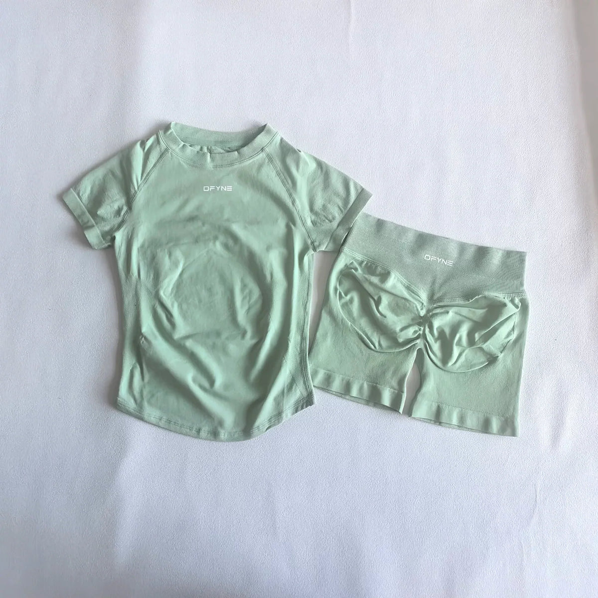 DFYNE Seamless Compression Set Light Green